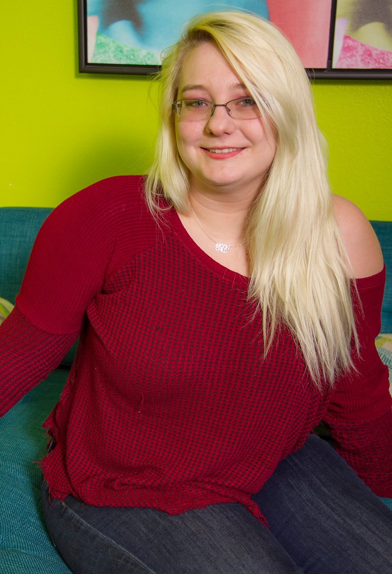 Анжела, 24 года, 2 размер груди